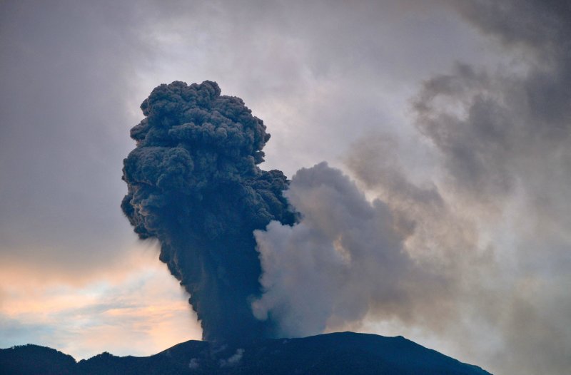 Indonesia's Mount Marapi erupts again, ash reaches 1.6 km 