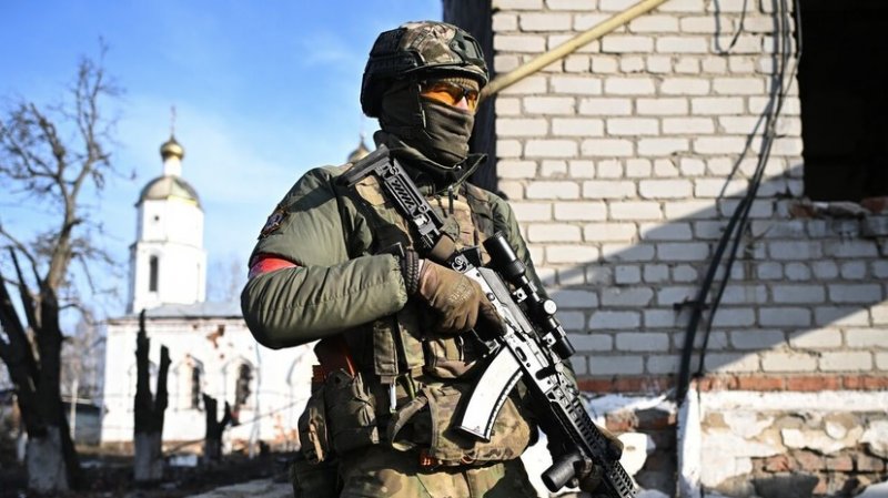 Russian forces destroy Ukrainian command post near Byryne using drone -  VIDEO 