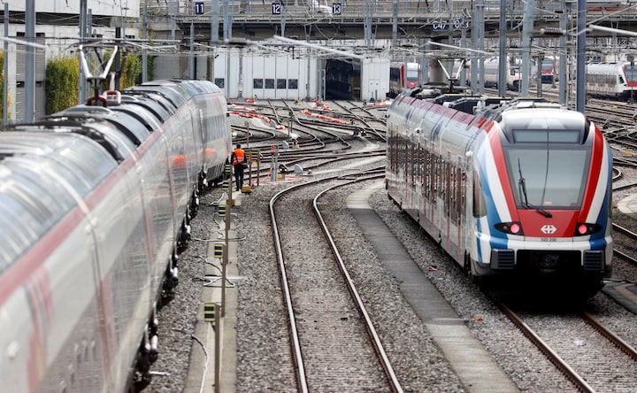 Geneva offers free public transport to tackle pollution spike