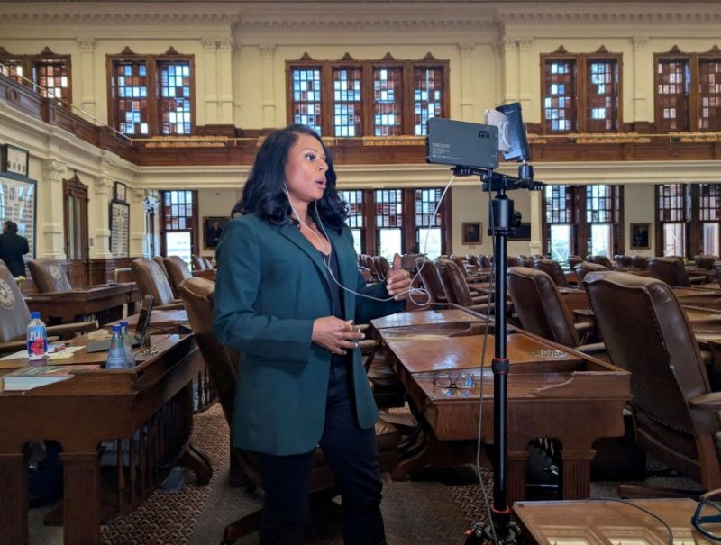Democratic Texas lawmaker sleeps on House floor in defiance of GOP order