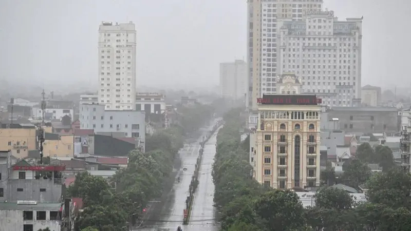 Typhoon Kajiki makes landfall in Vietnam