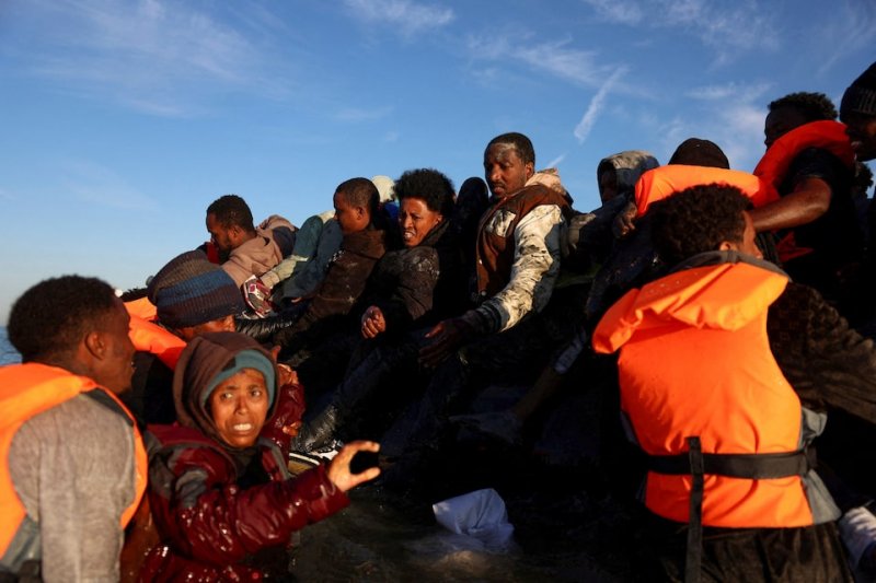 UK migrant arrivals on small boats reach record high