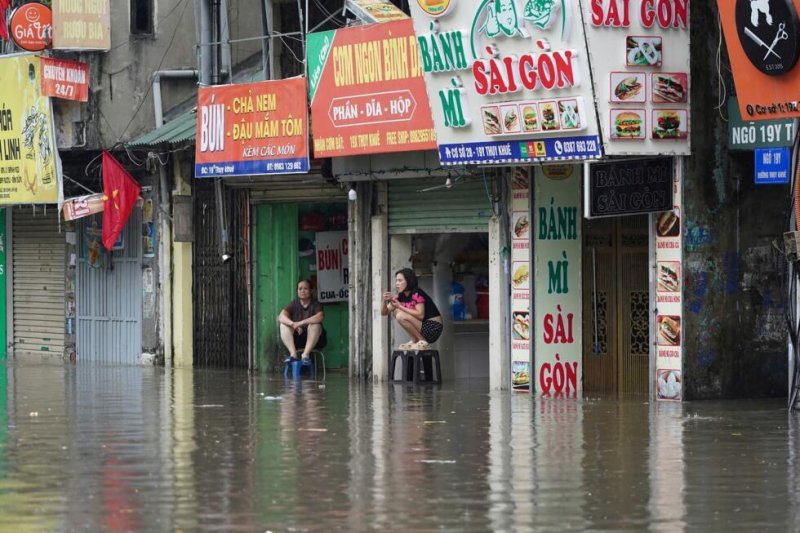 Typhoon Kajiki claims three lives in Vietnam as flooding paralyzes Hanoi