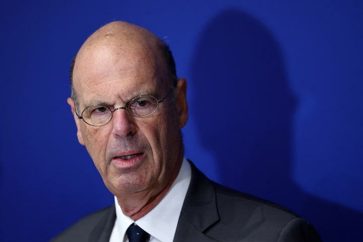 French Finance Minister warns of IMF intervention risk if government falls