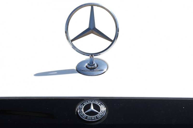 Mercedes-Benz sells Nissan stake for $325 million