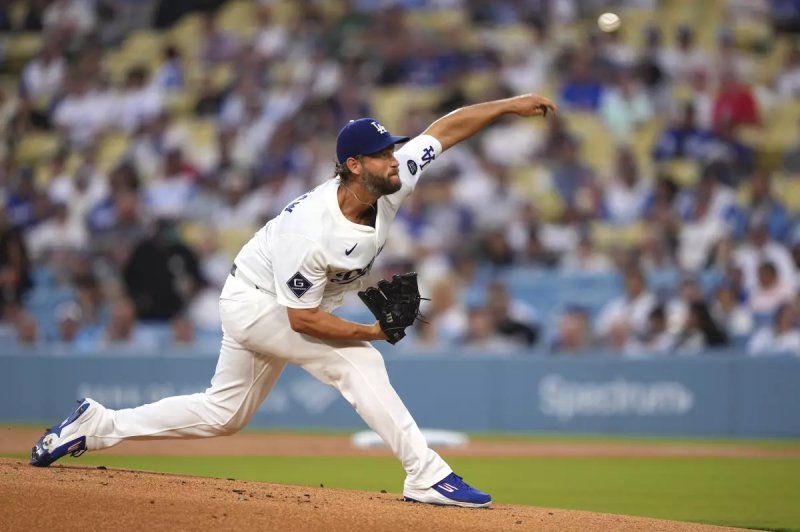 Clayton Kershaw shines as Dodgers beat Reds 6-3