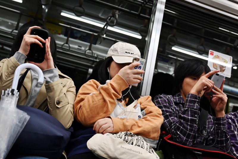 Japanese town proposes two-hour daily smartphone limit for residents