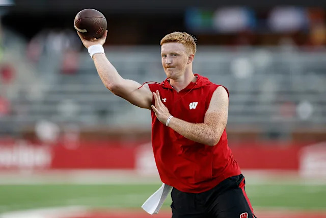 Wisconsin QB Billy Edwards injured in season opener