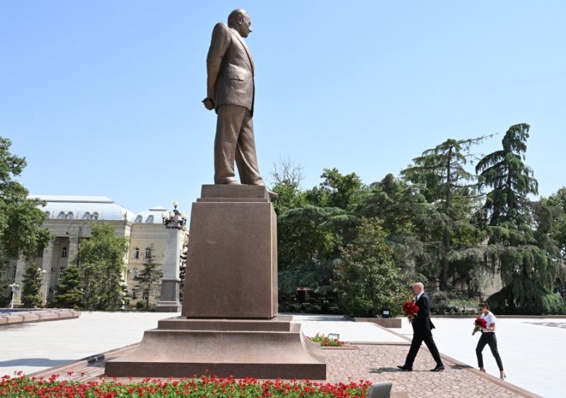 Azerbaijani president and first lady visit Ganja