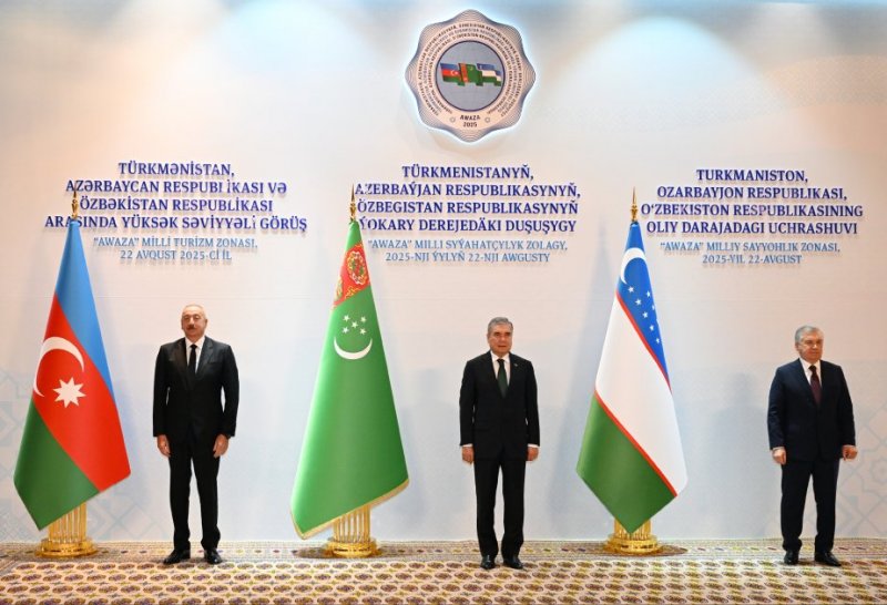 Turkmenbashi hosts high-level meeting between Turkmenistan, Azerbaijan, Uzbekistan