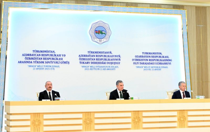Azerbaijan, Turkmenistan, Uzbekistan ink documents in Turkmenbashi