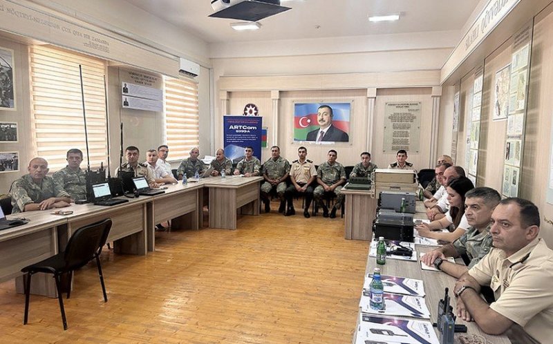 Azerbaijan Army holds training session for communications officers