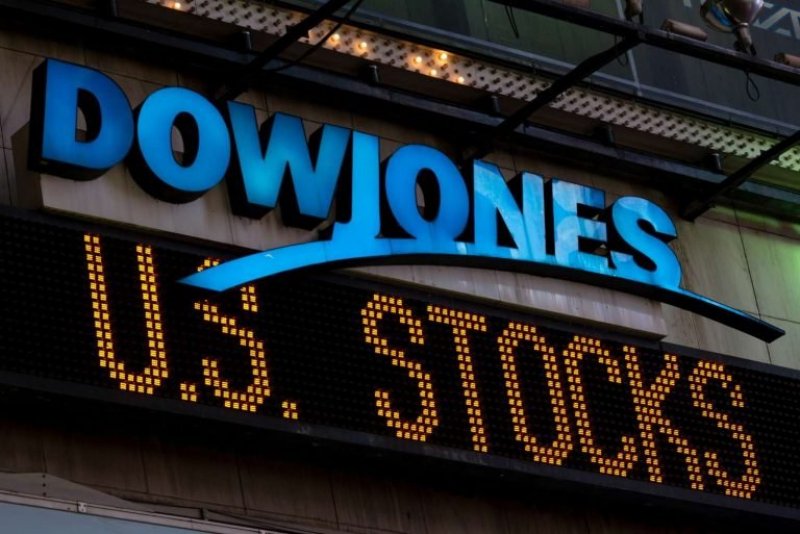 US stocks rise as Dow gains 1%