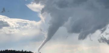 Tornado and severe thunderstorm warnings issued for Canada's Manitoba