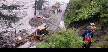 Helicopters rescue hundreds stranded by floods on major Hindu Pilgrimage route in India