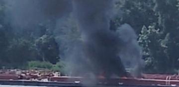 Helicopter crash on Mississippi River kills two workers -  VIDEO 