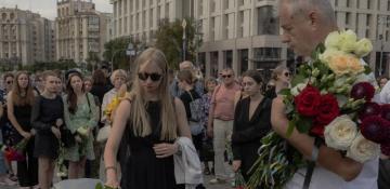 Kyiv holds farewell for journalist tortured and killed in Russian captivity