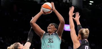 Meesseman leads Liberty past Sparks as Brondello hits coaching milestone