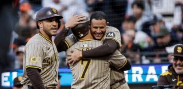 Padres rally past Giants, tying Dodgers for NL West lead