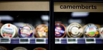 France recalls soft cheeses after two suspected listeriosis deaths