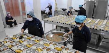 Over 360 fall ill from free school meals in Indonesian town