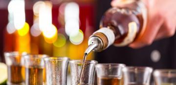 Contaminated alcohol kills 13, blinds 21 in Kuwait