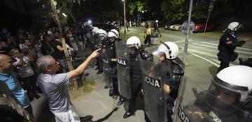Mass disorders in Serbia underway with reportedly damaged court, police facilities 