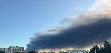 Ukraine’s Kremenchuk shrouded in smoke after massive Russian attack –  PHOTO/VIDEO 