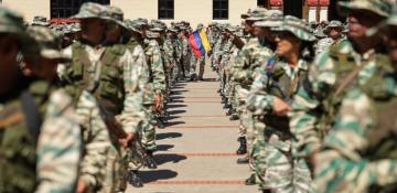 Venezuela plans to deploy 15,000 troops to border with Colombia