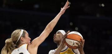 Aliyah Boston’s clutch steal lifts Fever over Sparks 76-75, Indiana jumps to 6th in WNBA standings