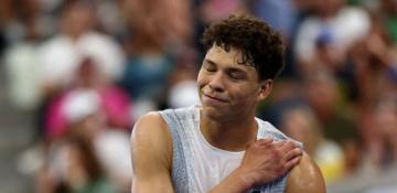 US Open: Alcaraz, Djokovic advance; Shelton withdraws with injury