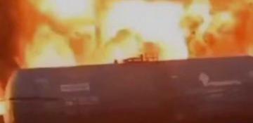 Ukrainian forces strike fuel train supplying Russian troops in Crimea -  VIDEO 