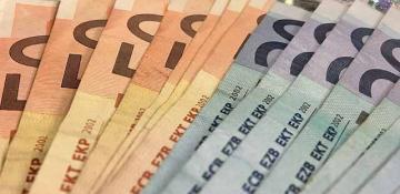 Euro to Dollar Forecast: Analysts Predict 1.20 Within a Year