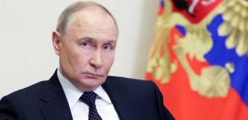 Putin intensifies push to tighten control over Russia's internet
