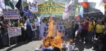 Brazilians torch Trump effigies in protest of tariffs