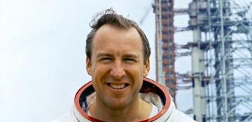 Jim Lovell, Apollo 13 commander, dies at 97