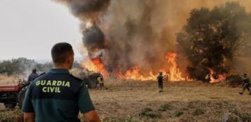 Spain sends 500 more troops to combat wildfires
