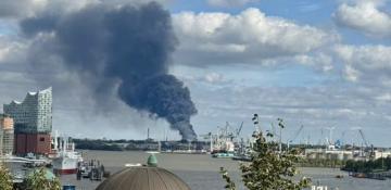Hamburg explosion: Massive fireball engulfs port city