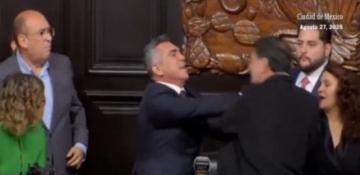 Brawl erupts in Mexico Senate as opposition leader clashes with Chamber President -  VIDEO 