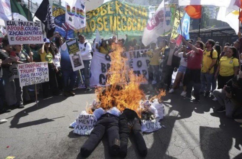 Brazilians torch Trump effigies in protest of tariffs