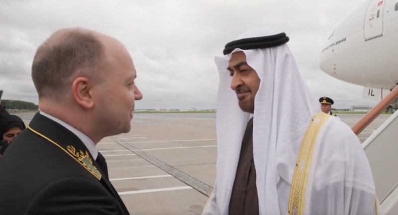 Manturov, Dmitriev welcomes UAE President in Russia -  VIDEO 