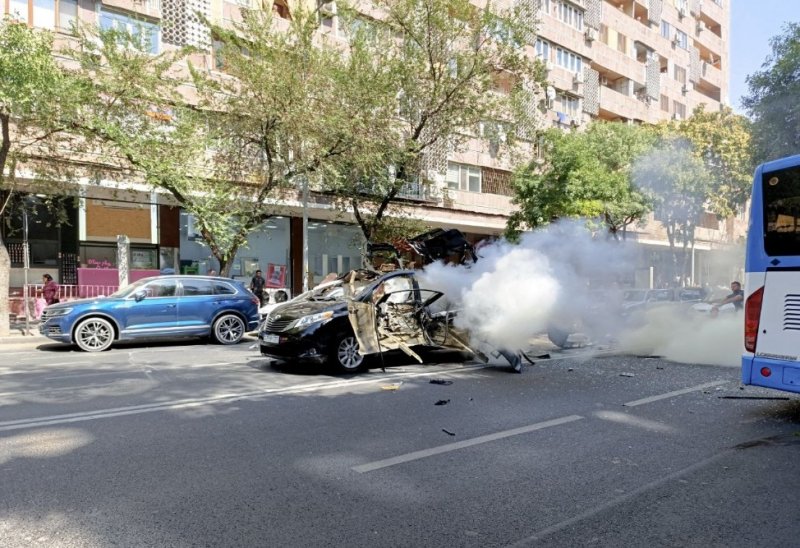 Car explosion in Yerevan injures two people -  VIDEO 