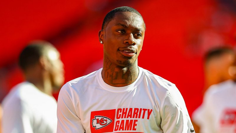 Chiefs’ Xavier worthy exits season opener after collision with Travis Kelce