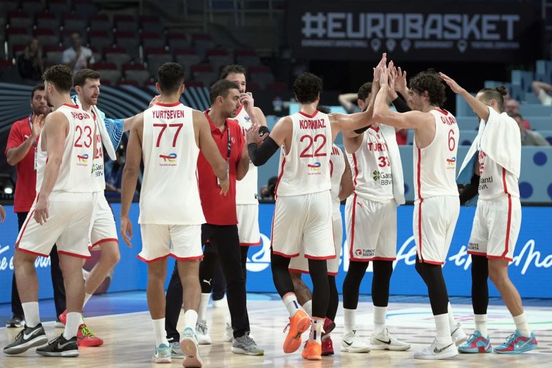 Türkiye move to EuroBasket 2025 quarterfinals with win over Sweden