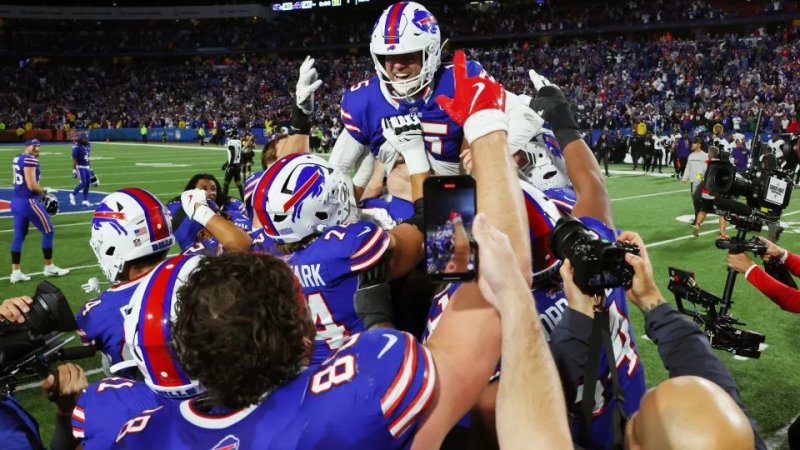 Bills shock Ravens with last-second field goal in season opener