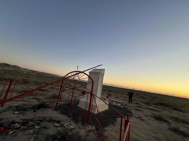 News about - US embassy official visits AZAL plane crash site