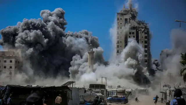 Israel intensifies strikes on Gaza City, demolishes office building 