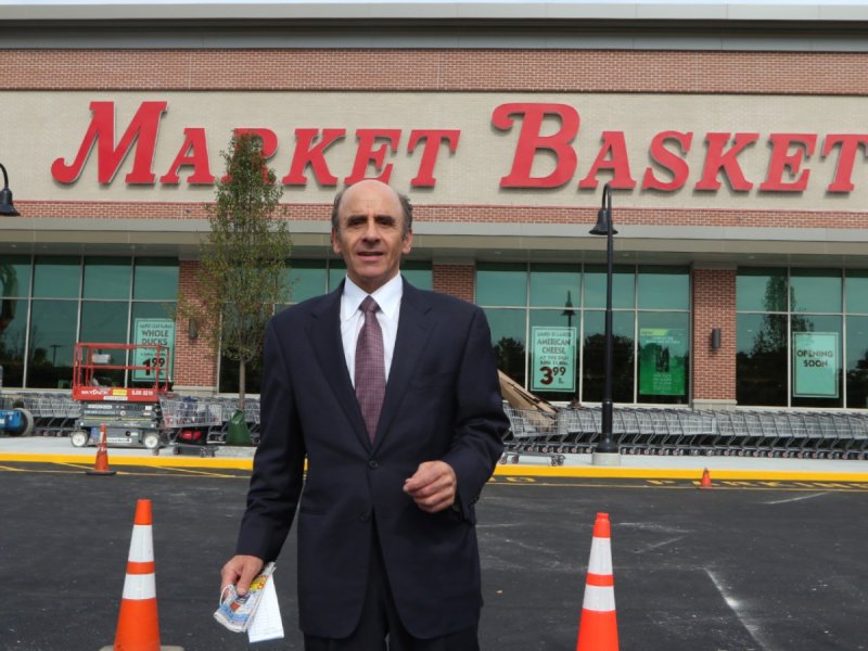 Market Basket board sacks CEO Arthur T. Demoulas