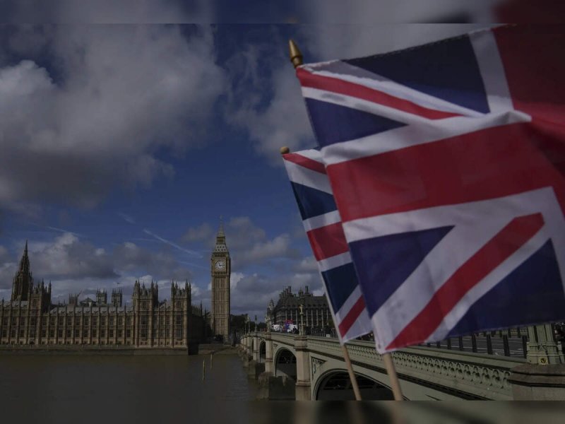 British economy stalls in July: ONS 