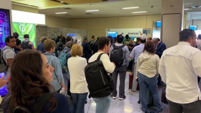 Flights resume after radar, communication failure disrupts Dallas air traffic